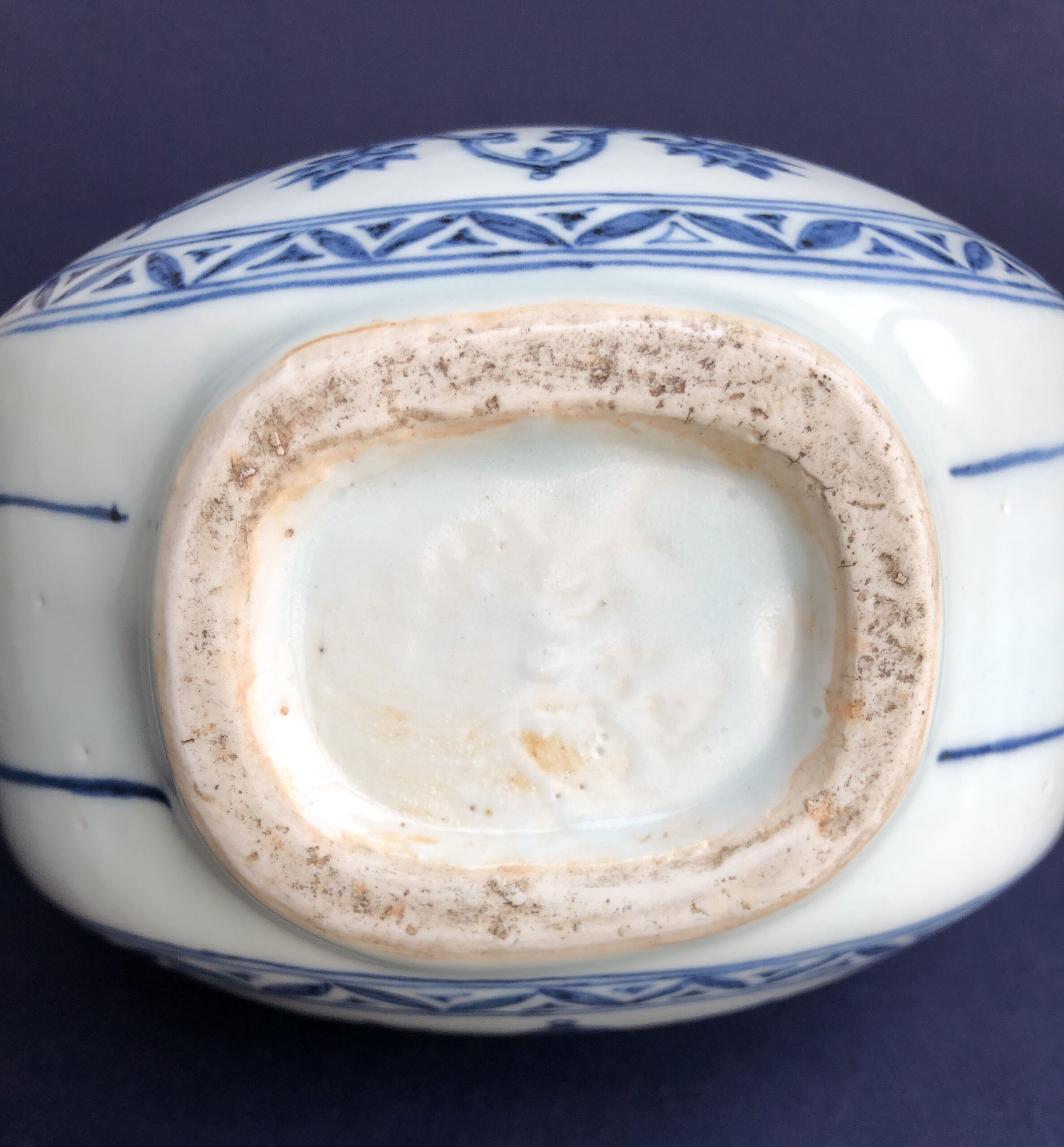 明代官窑青花抱月瓶 底部