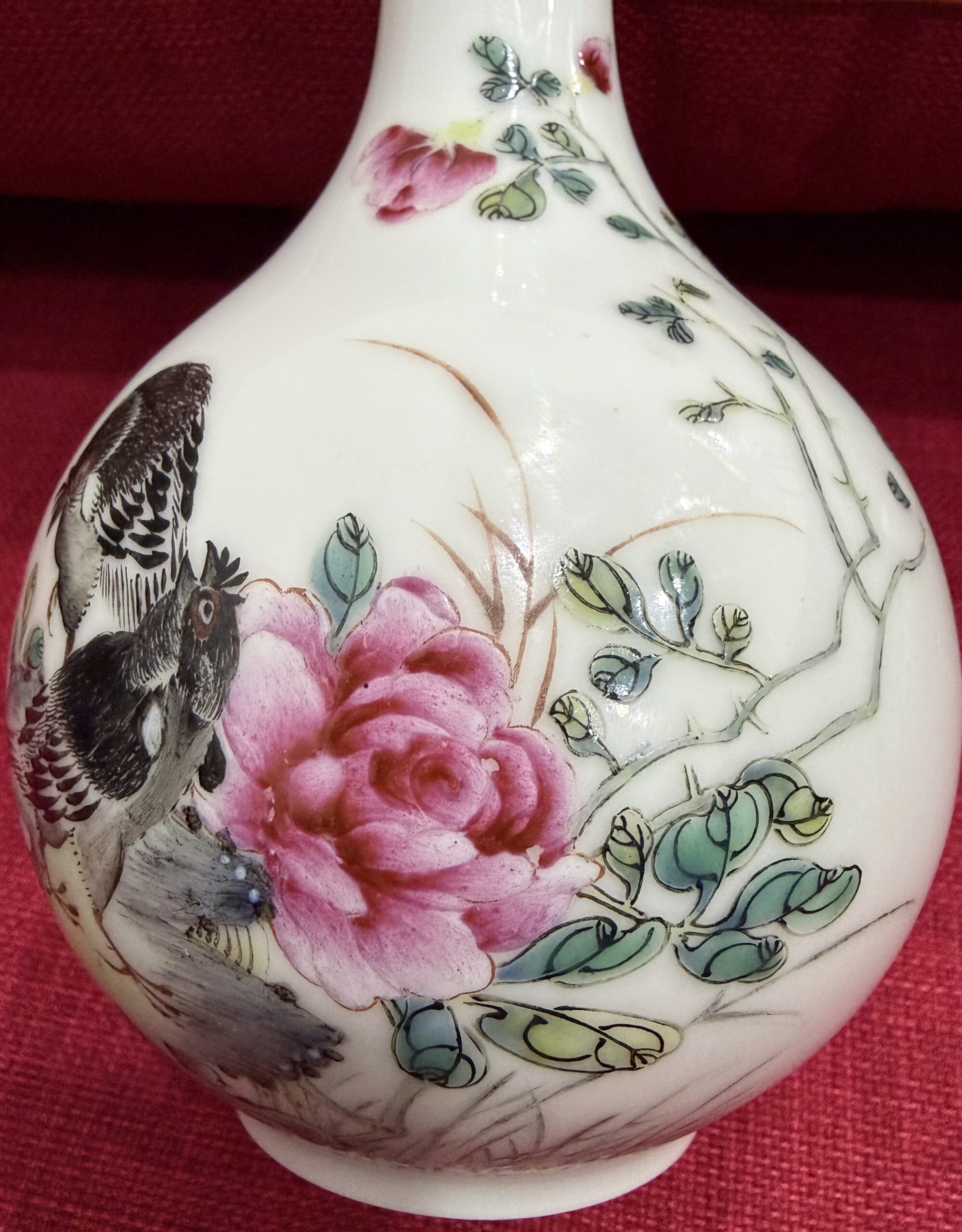 清乾隆 珐琅彩蒜头瓶 局部1